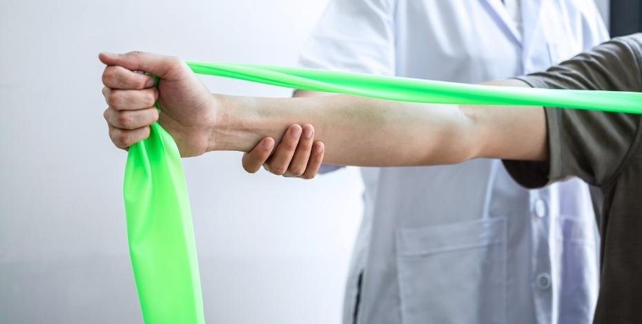 Physiotherapist and man 